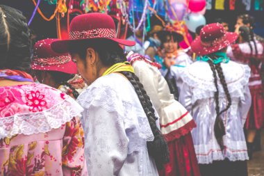 Sucre, Bolivya - 8 Şubat 2018: Dansçılar, Sucre karnaval 