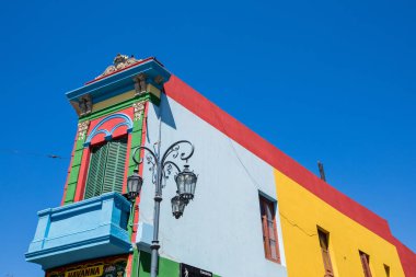 Buenos Aires - 31 Ocak 2018: La Boca çevrede renkli bölgede