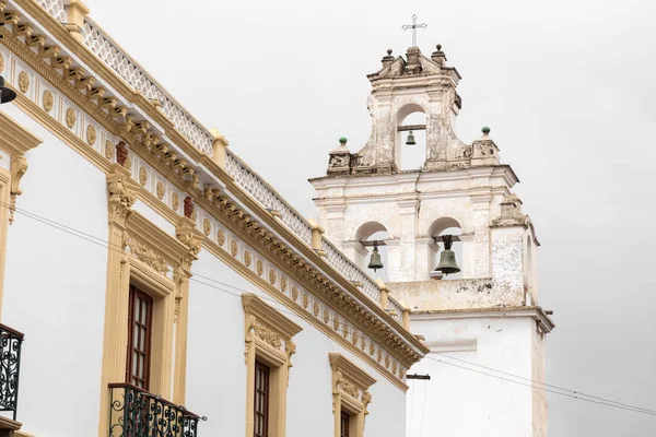 Sucre jest stolicą konstytucyjną Boliwii. Tradycyjne colo — Zdjęcie stockowe