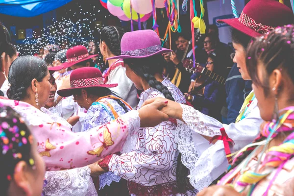 SUCRE, BOLIVIA - FEBRUARY 8, 2018: Dancers at Sucre Carnival in — Stock Photo, Image