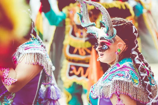 ORURO, BOLIVIA - 10 DE FEBRERO DE 2018: Bailarines en el Carnaval de Oruro —  Fotos de Stock