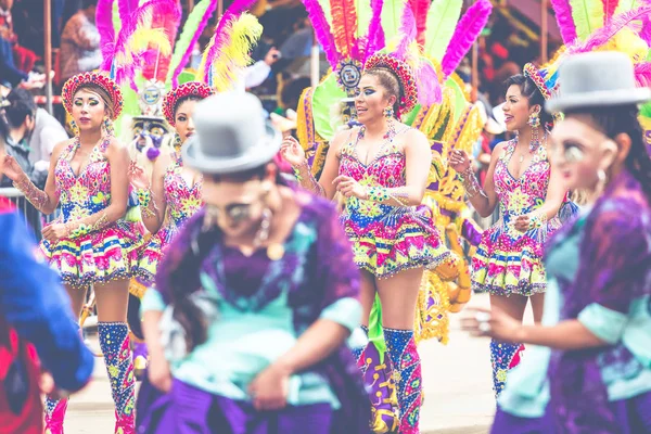 ORURO, BOLIVIA - 10 FEBBRAIO 2018: Ballerini al Carnevale di Oruro — Foto Stock