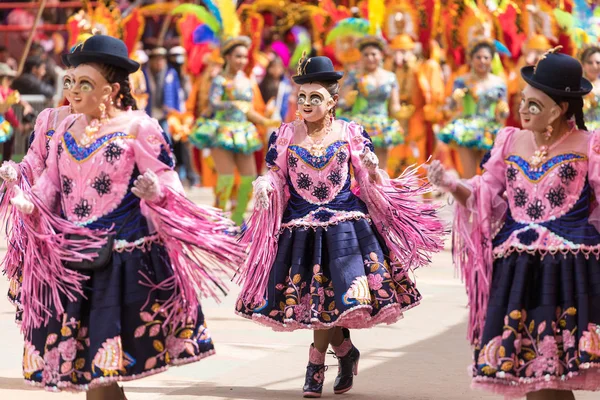 Oruro, Bolivia -, 10 februari 2018: Dansers bij Oruro carnaval in — Stockfoto