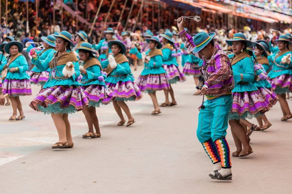 Oruro, bolivien - 10. februar 2018: tänzer beim oruro-karneval in — Stockfoto