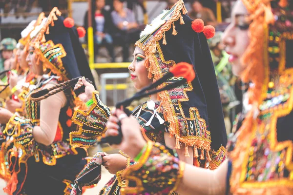 ORURO, BOLIVIA - 10 DE FEBRERO DE 2018: Bailarines en el Carnaval de Oruro — Foto de Stock