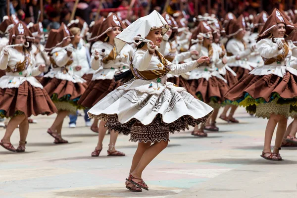 Oruro w Boliwii - 10 lutego 2018: Tancerze w karnawału Oruro w — Zdjęcie stockowe