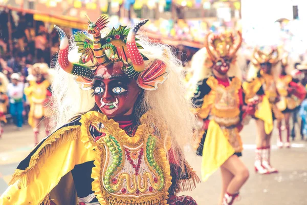 ORURO, BOLIVIA - 10 DE FEBRERO DE 2018: Bailarines en el Carnaval de Oruro —  Fotos de Stock