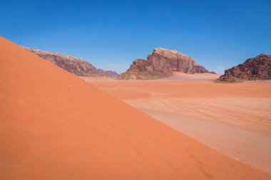 Wadi Rum kumulları çöl, Jordan, Orta Doğu