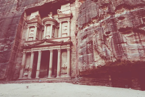 Al Jazneh - el tesoro, antigua ciudad de Petra, Jordania —  Fotos de Stock