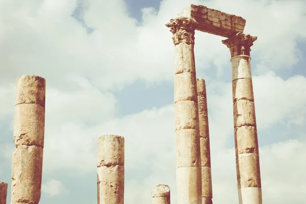 ヨルダンのアンマンの城塞のヘラクレス神殿. — ストック写真