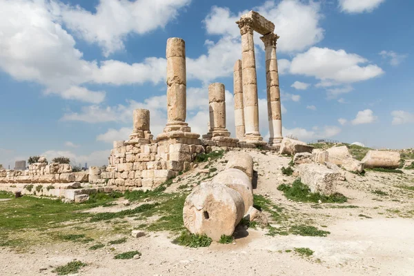 Herkulova chrámu v Citadele Ammán, Jordánsko. — Stock fotografie