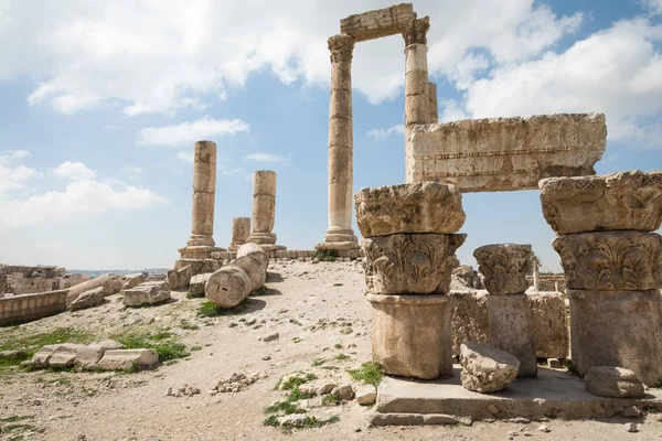 Herkulova chrámu v Citadele Ammán, Jordánsko. — Stock fotografie
