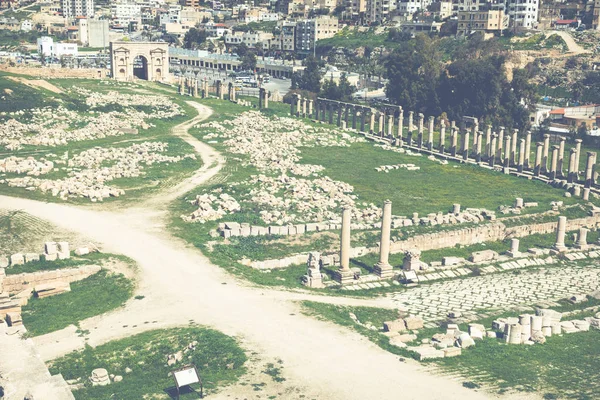 El antiguo Jerash. Ruinas de la ciudad greco-romana de Gera en Jordania —  Fotos de Stock