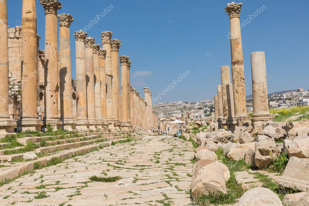 Strada colonnata nella città romana di Gerasa vicino Jerash (Pompei o