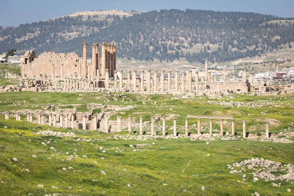 El antiguo Jerash. Ruinas de la ciudad greco-romana de Gera en Jordania —  Fotos de Stock