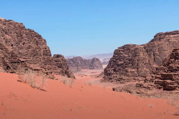 ワディ ・ ラム砂漠、ヨルダンのパノラマ ビュー — ストック写真