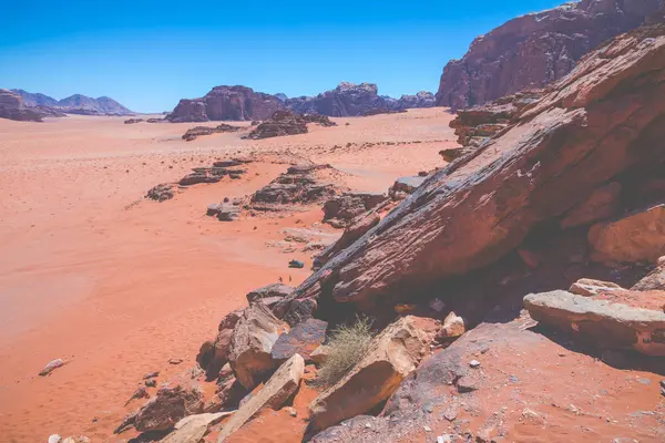 Wadi rum-sivatagi táj, Jordánia — Stock Fotó