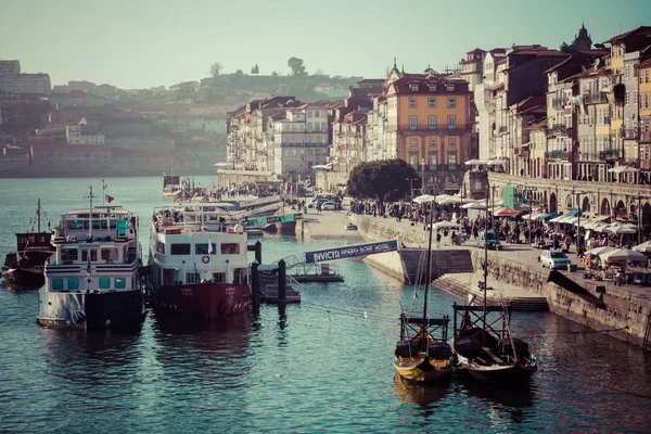 葡萄牙波尔图杜罗河上的旧城 — 图库照片
