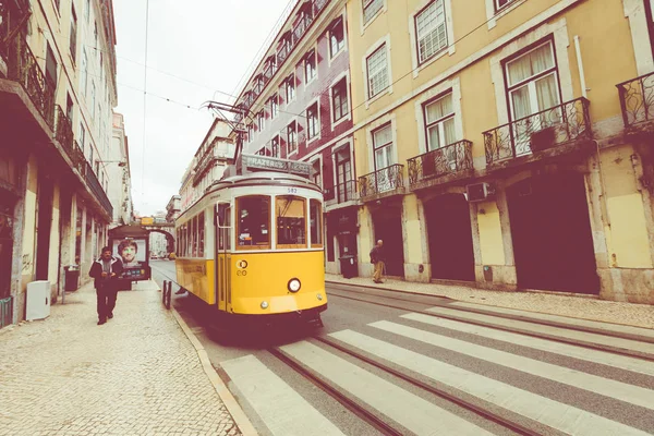 Винтажный Трамвай Центре Лиссабона Португалия Летний День — стоковое фото