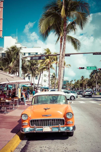 Miami Beach Florida Eua Fevereiro 2018 Carro Vintage Estacionado Longo — Fotografia de Stock