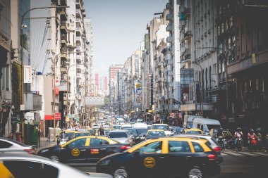 Buenos Aires, Arjantin - 30 Ocak 2018: Corrientes Avenue Ben
