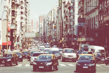 Buenos Aires, Arjantin - 30 Ocak 2018: Corrientes Avenue Ben