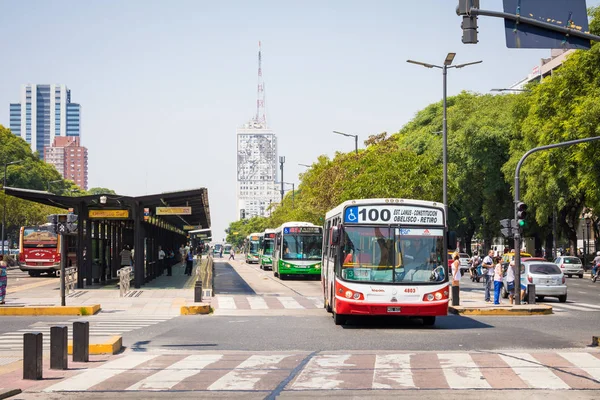 BUENOS AIRES, ARGENTINA - 30 DE ENERO DE 2018: 9 de julio Avenida en —  Fotos de Stock