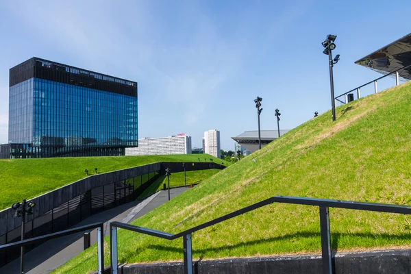 KATOWICE, POLONIA - 05 MAGGIO 2018: Frammento di un passaggio verde acr — Foto Stock