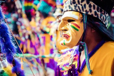 : Oruro, Bolivia - 10 Şubat 2018: Oruro karnaval, dansçılar