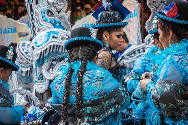 Oruro, bolivien - 10. februar 2018: tänzer beim oruro-karneval in — Stockfoto