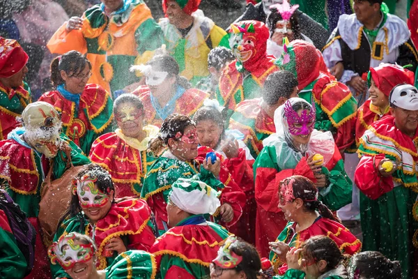 La paz, Bolivien - 11. Februar 2018: Tänzer beim la paz Karneval — Stockfoto