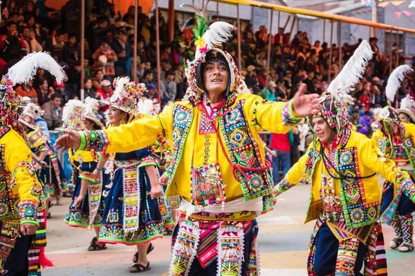 Oruro w Boliwii - 10 lutego 2018: Tancerze w karnawału Oruro w — Zdjęcie stockowe