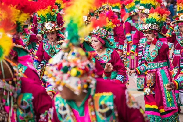 ORURO, BOLIVIA - FEBRUARY 10, 2018: Dancers at Oruro Carnival in — Stock Photo, Image