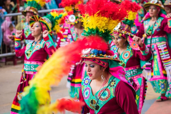 Oruro, bolivien - 10. februar 2018: tänzer beim oruro-karneval in — Stockfoto