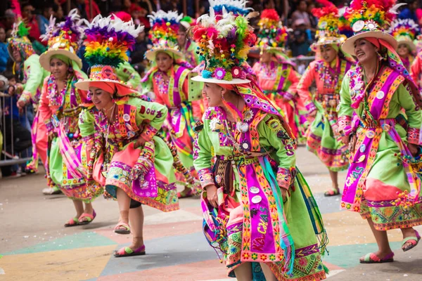 Oruro, bolivien - 10. februar 2018: tänzer beim oruro-karneval. — Stockfoto