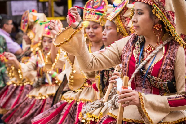 Oruro, Βολιβία - 10 Φεβρουαρίου 2018: Χορευτές στο Oruro Καρναβάλι — Φωτογραφία Αρχείου
