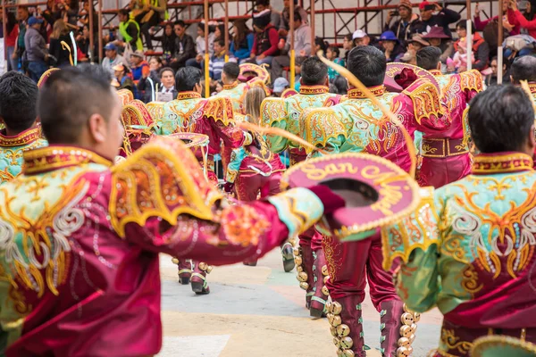 Oruro, Bolívia - 2018. február 10.: Táncosok Oruro karnevál — Stock Fotó