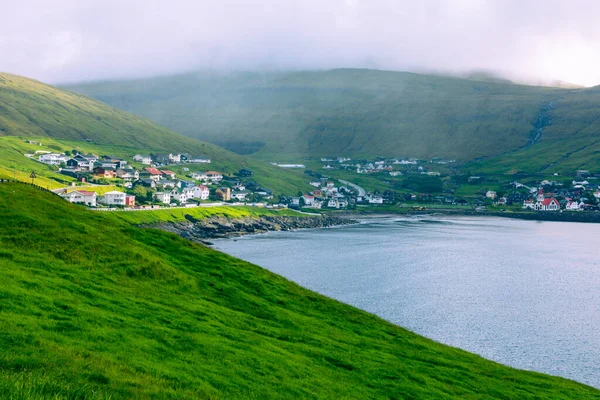 Sandavagur village, Situato sulle Isole Faroe, Danimarca . — Foto Stock