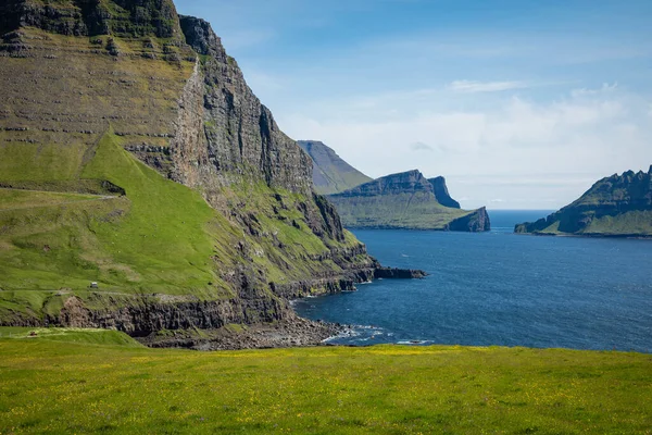 The Landscape near village of Gasadalur, Faroe Islands. Denmark. — 图库照片