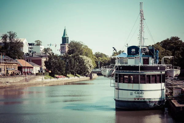 TURKU, FINLAND - AUGUST 02, 2019: View to the Aura river in Turk — Stock Photo, Image