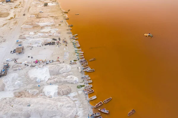 Vista aérea do Lago Retba rosa ou Lac Rose no Senegal. Foto — Fotografia de Stock