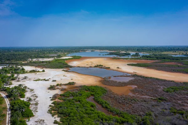 Letecký pohled na národní rezervu v jižní části Gambie, západní Afrika. — Stock fotografie