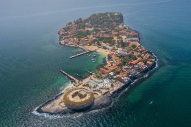 Goree Adası 'nın havadan görünüşü. Goree. Dakar, Senegal. Afrika. Pho.