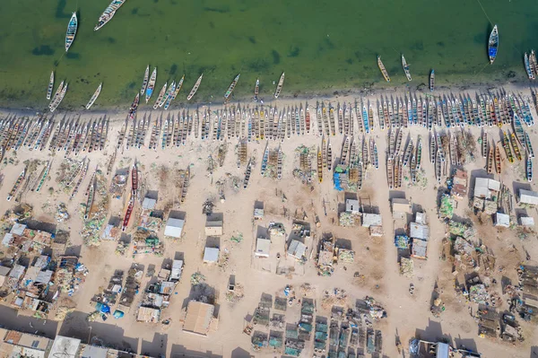 Vista aérea del pueblo pesquero de Djiffer. Saloum Delta Nacional — Foto de Stock