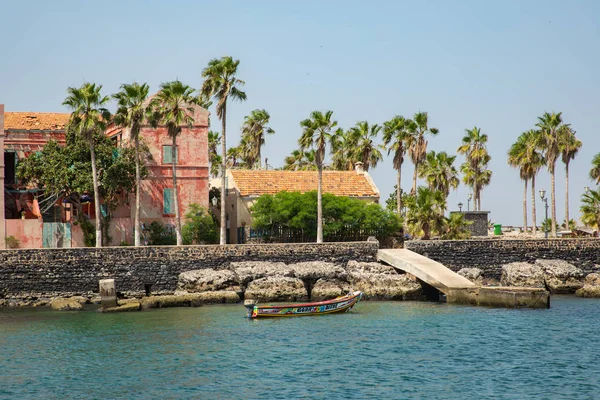 Tradiční architektura na ostrově Goree, Dakar, Senegal. West A — Stock fotografie