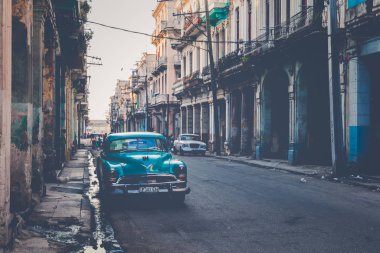 Havana, Küba - 10 Aralık 2019: Klasik Amerikan Renkli