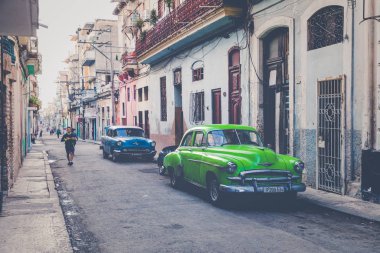 Havana, Küba - 10 Aralık 2019: Klasik Amerikan Renkli