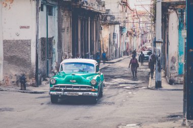 Havana, Küba - 10 Aralık 2019: Klasik Amerikan Renkli