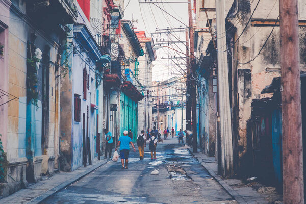 ХАВАНА, КУБА - 10 ДЕКАБРЯ 2019 года: классический американский винтажный цвет
