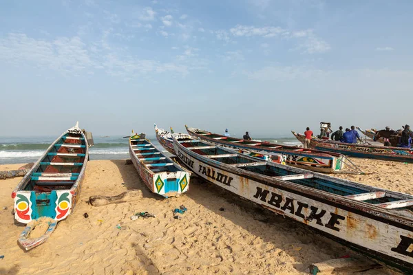 Traditional painted wooden fishing boat in Kayar, Senegal. West — Stock Photo, Image